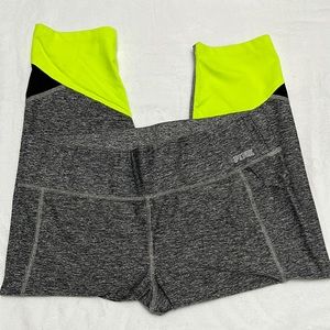 PINK Victoria’s Secret Yoga Capri Leggings